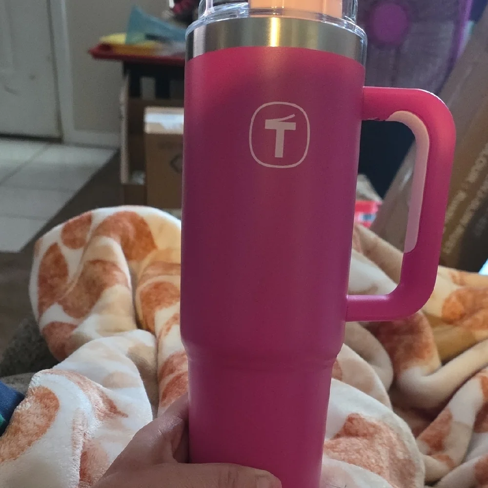 Pink Tupperware Tumbler with Lid and Straw - Brand New Never Used. 37oz
